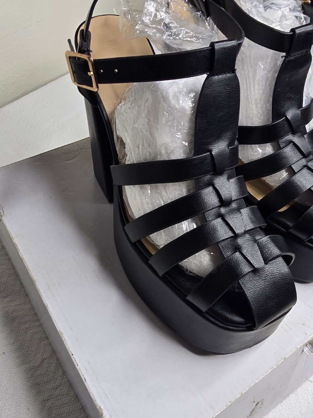Bamboo Black Platform Block Heel Sandals Women's Size 10 – Mint Condition - Picture 3 of 6